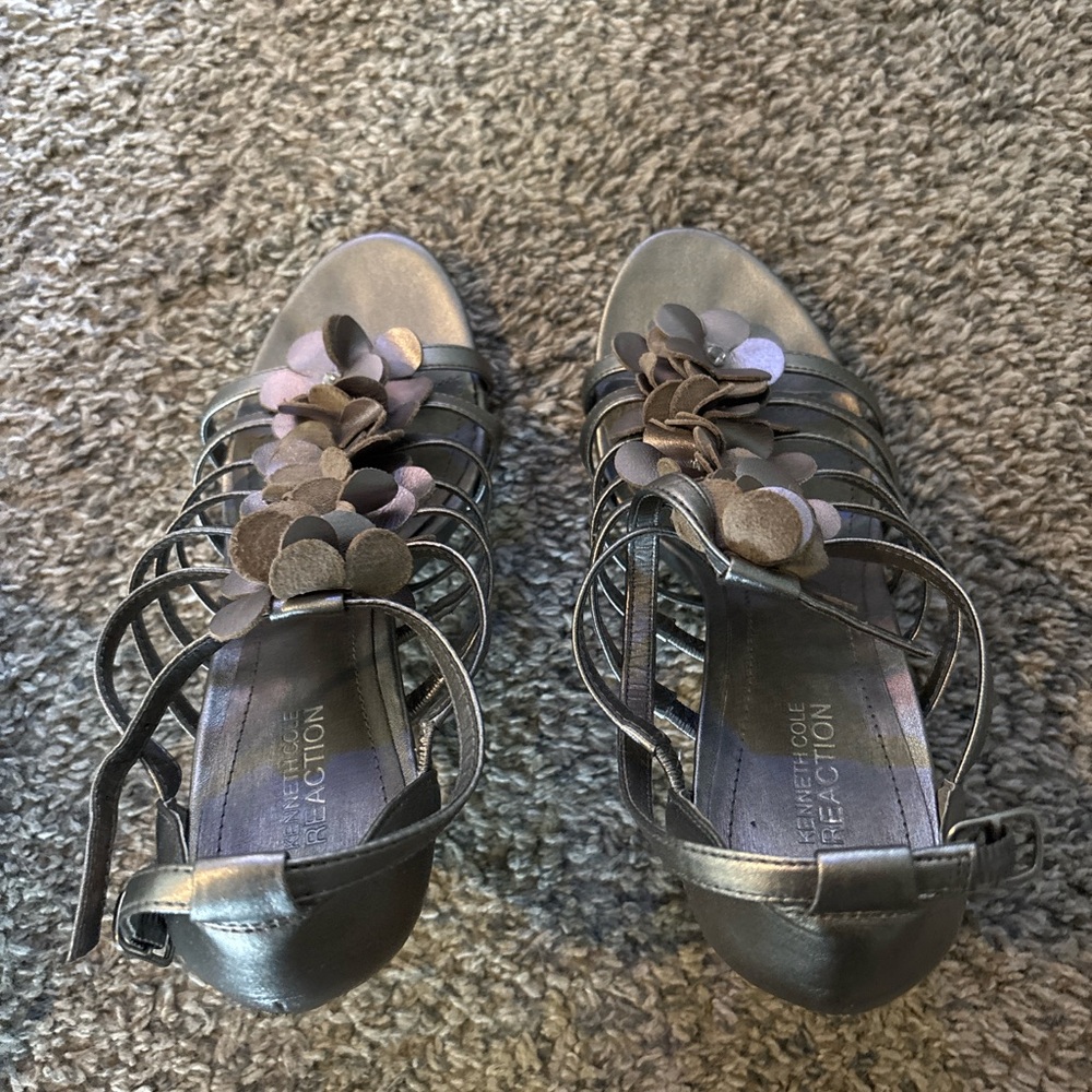 Kenneth Cole Reaction Gray Heels with Cage Design